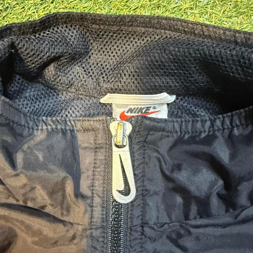 Vintage Nike Black Windbreaker Jacket (Size L)